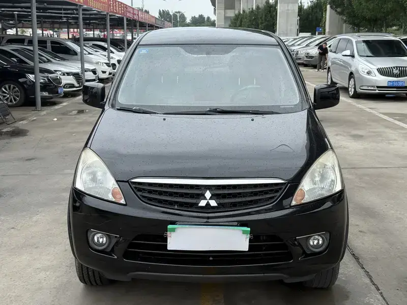 2011 Mitsubishi Zinger с пробегом 140 000 км