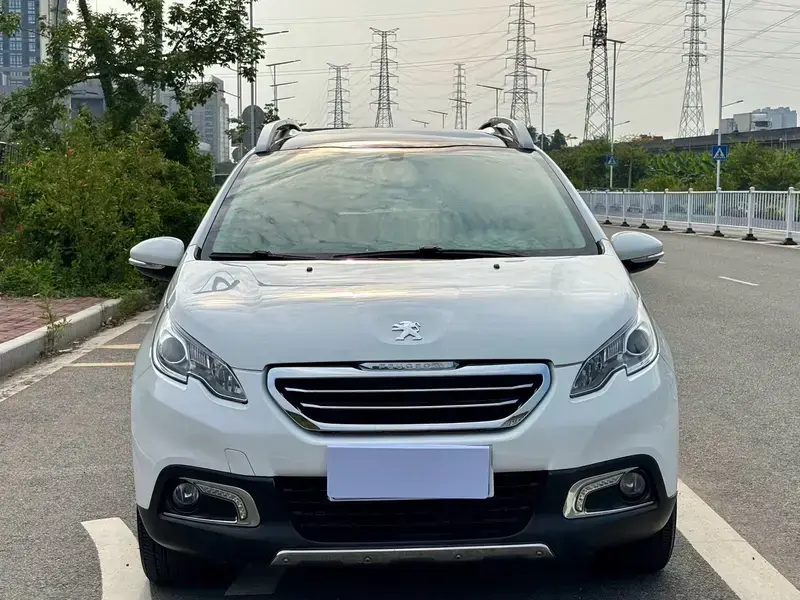 2015 Peugeot e2008 с пробегом 50 000 км
