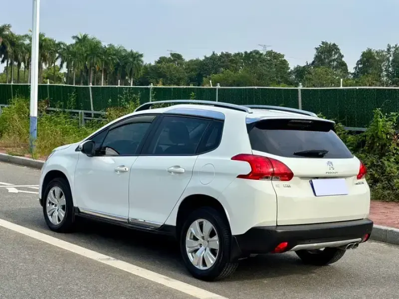 2015 Peugeot e2008 с пробегом 50 000 км