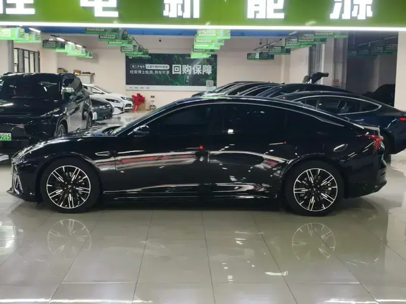2022 Hozon Nezha S с пробегом 32 000 км
