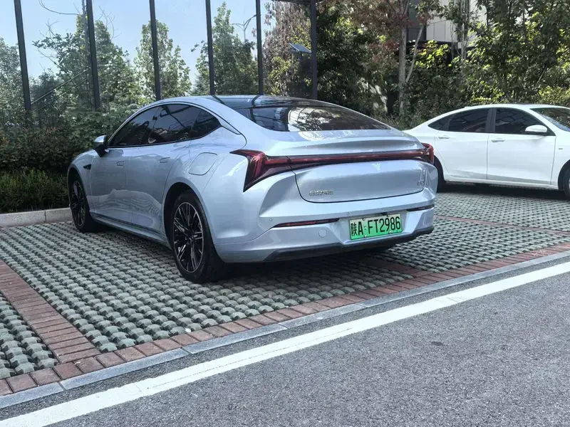 2024 Hozon Nezha S с пробегом 50 000 км