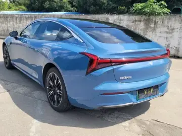 2023 Hozon Nezha S с пробегом 25 500 км