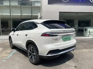 2024 Roewe D5X DMH с пробегом 34 000 км