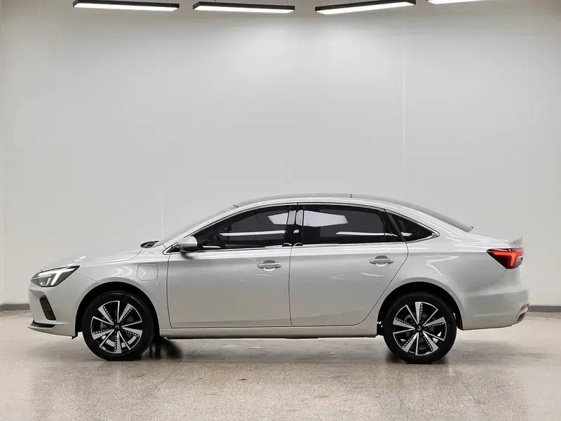 2021 Roewe Feifan ER6 с пробегом 100 800 км