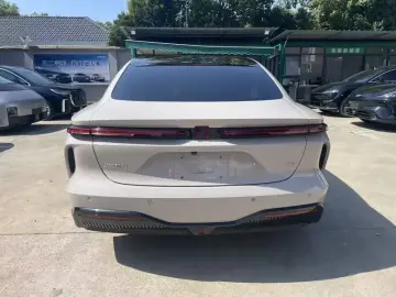 2023 Roewe Rising Auto F7 с пробегом 22 000 км