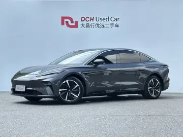Roewe Rising Auto F7