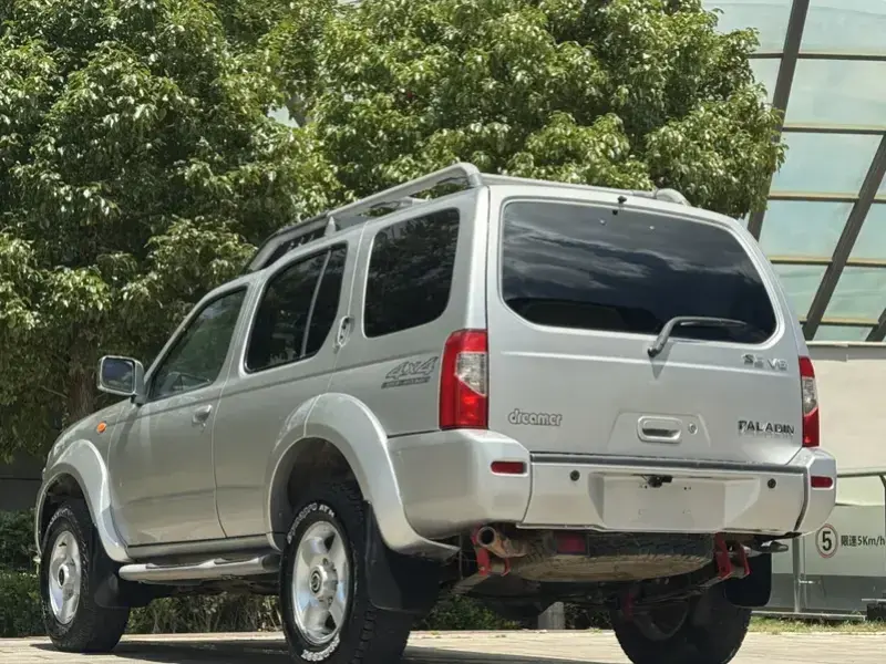 2006 Nissan Paladin с пробегом 230 000 км