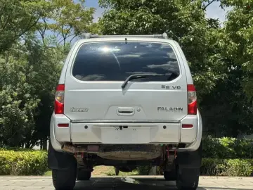 2006 Nissan Paladin с пробегом 230 000 км
