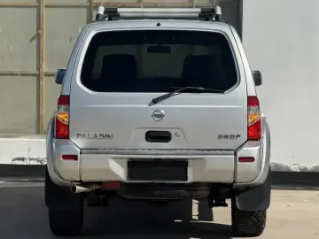 2013 Nissan Paladin с пробегом 180 000 км