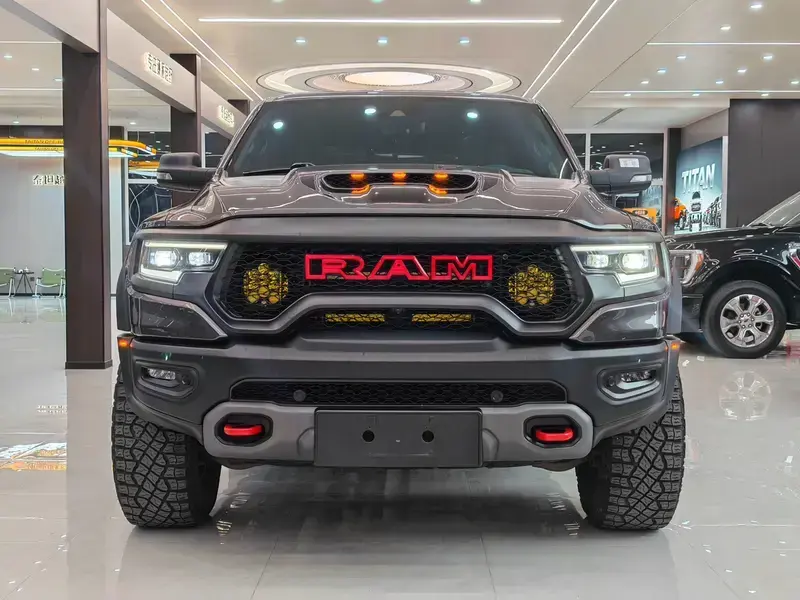 2024 Ram RAM Trucks с пробегом 50 000 км