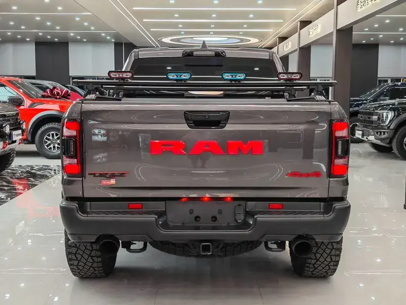 2024 Ram RAM Trucks с пробегом 50 000 км