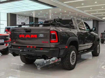 2024 Ram RAM Trucks с пробегом 50 000 км