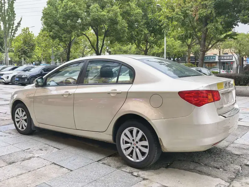 2014 Roewe 350 с пробегом 103 000 км
