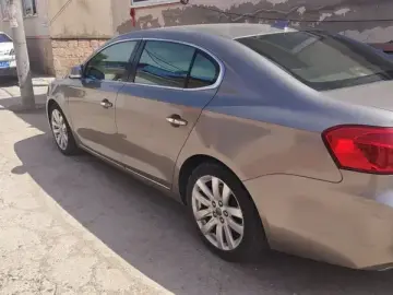 2012 Roewe 950 с пробегом 133 000 км