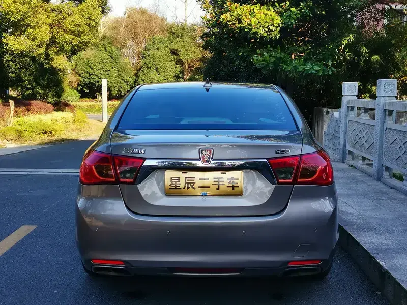 2012 Roewe 950 с пробегом 95 000 км