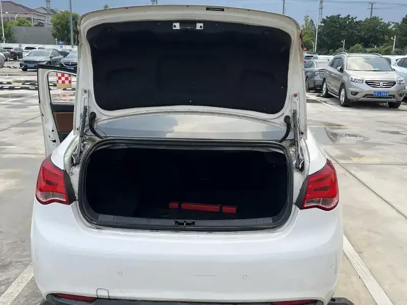 2016 Roewe e550 с пробегом 123 000 км