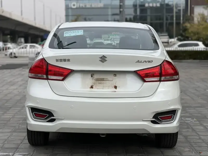 2015 Suzuki Alivio с пробегом 60 000 км