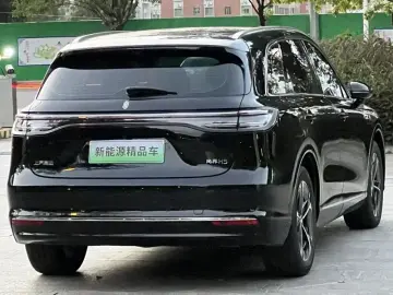 2025 Stelato SUV с пробегом 15 000 км