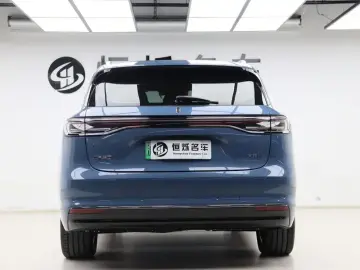 2025 Stelato SUV с пробегом 11 900 км