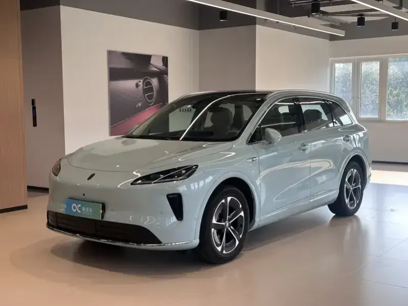 2025 Stelato SUV с пробегом 5 000 км