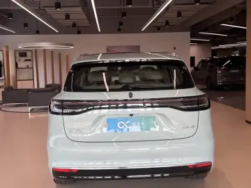 2025 Stelato SUV с пробегом 5 000 км