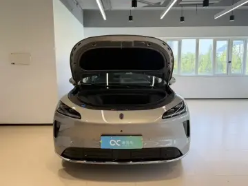 2025 Stelato SUV с пробегом 12 000 км