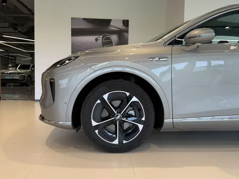 2025 Stelato SUV с пробегом 12 000 км