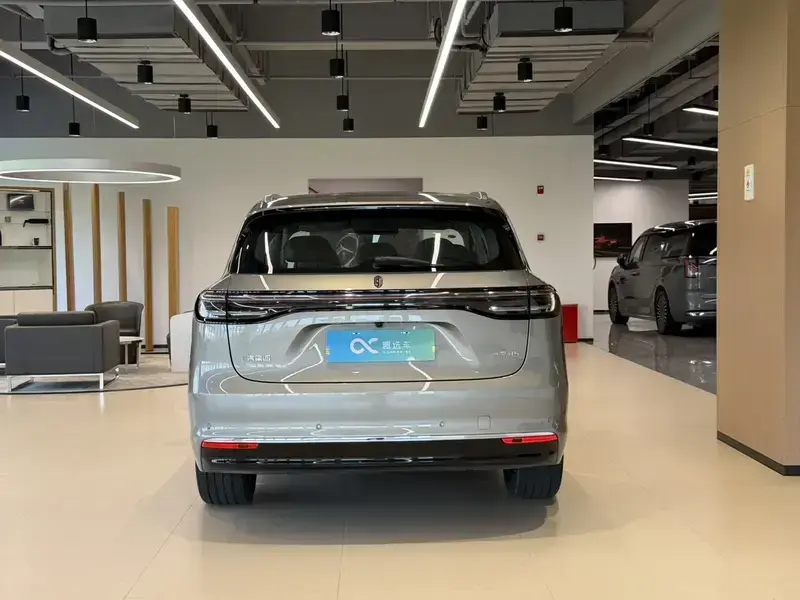 2025 Stelato SUV с пробегом 12 000 км