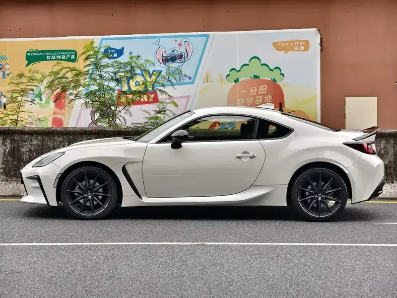 2023 Toyota 86 с пробегом 15 000 км