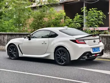 2023 Toyota 86 с пробегом 15 000 км
