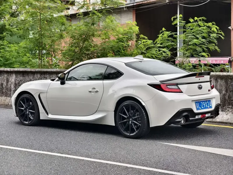 2023 Toyota 86 с пробегом 15 000 км