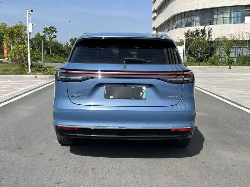 2025 Stelato SUV с пробегом 47 000 км