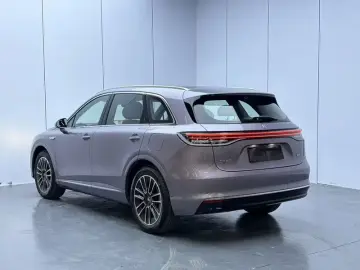 2025 Stelato SUV с пробегом 18 200 км