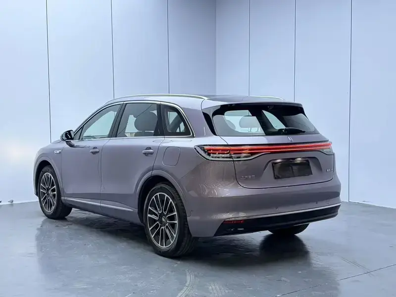 2025 Stelato SUV с пробегом 18 200 км