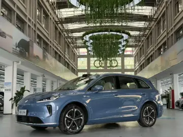 Stelato SUV
