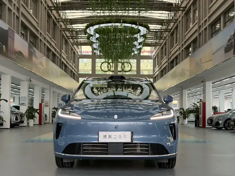 2025 Stelato SUV с пробегом 18 400 км