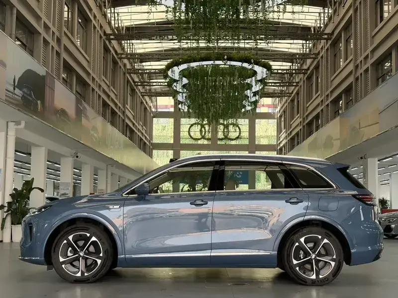 2025 Stelato SUV с пробегом 18 400 км
