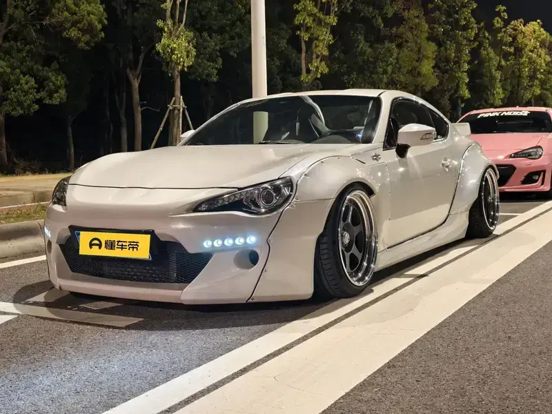 2014 Toyota 86 с пробегом 15 000 км