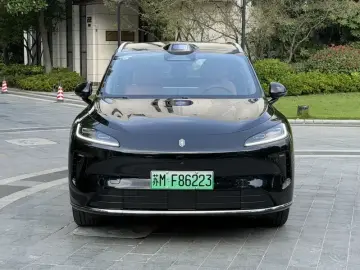 2025 Stelato SUV с пробегом 12 000 км