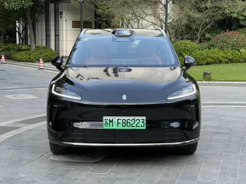 2025 Stelato SUV с пробегом 12 000 км
