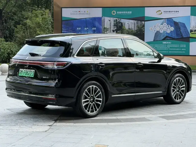 2025 Stelato SUV с пробегом 12 000 км