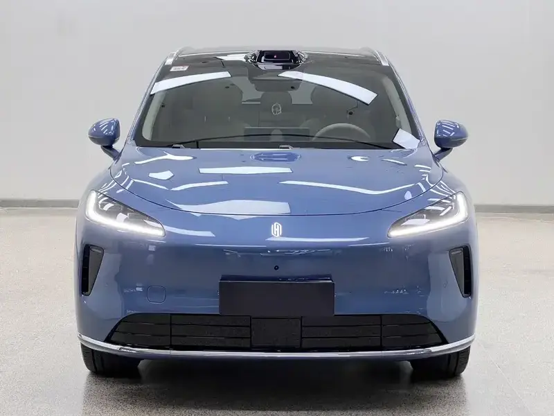 2025 Stelato SUV с пробегом 16 300 км
