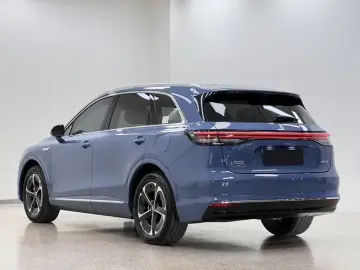 2025 Stelato SUV с пробегом 16 300 км