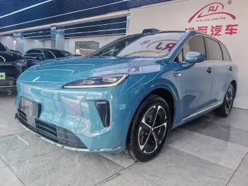Stelato SUV