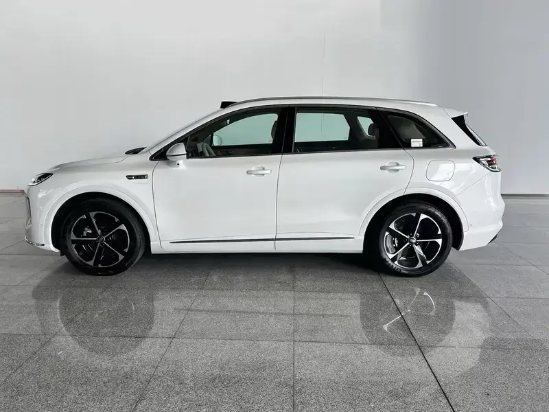 2025 Stelato SUV с пробегом 13 100 км