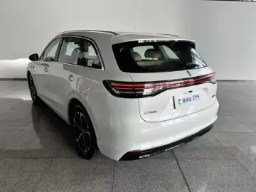 2025 Stelato SUV с пробегом 13 100 км