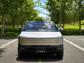 2025 Tesla Cyber Off-Road Traveler с пробегом 2 000 км
