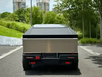 2025 Tesla Cyber Off-Road Traveler с пробегом 2 000 км