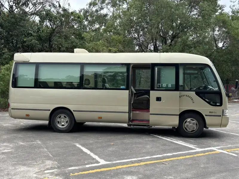 2010 Toyota Coaster с пробегом 45 000 км
