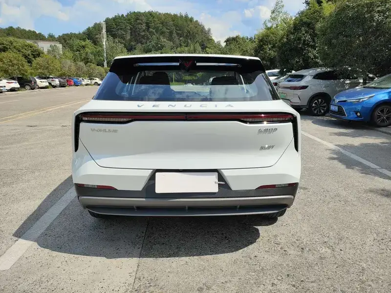 2023 Nissan Big V с пробегом 8 000 км
